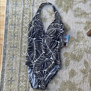 NWT Women’s Speedo one piece swimsuit